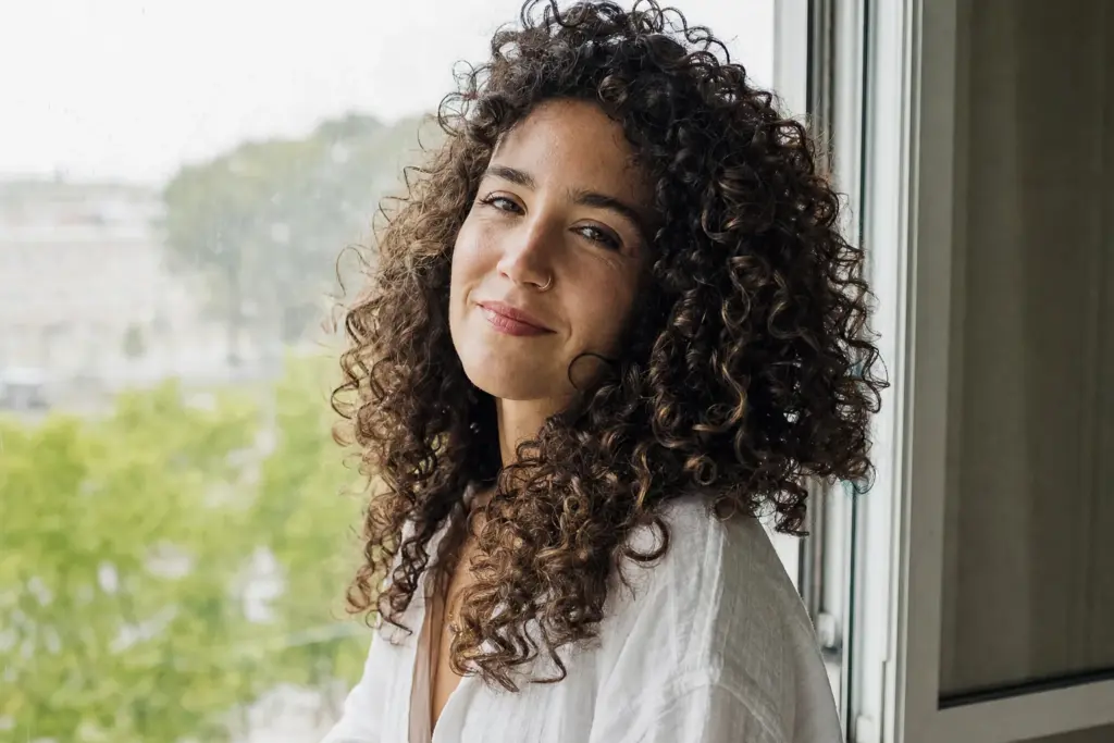 Rizos y humedad: guía práctica para el frizz en primavera